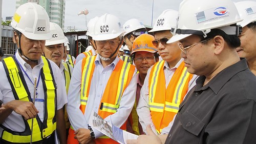 Deputy Prime Minister Hoang Trung Hai examines urban railway project in Ho Chi Minh city - ảnh 1
